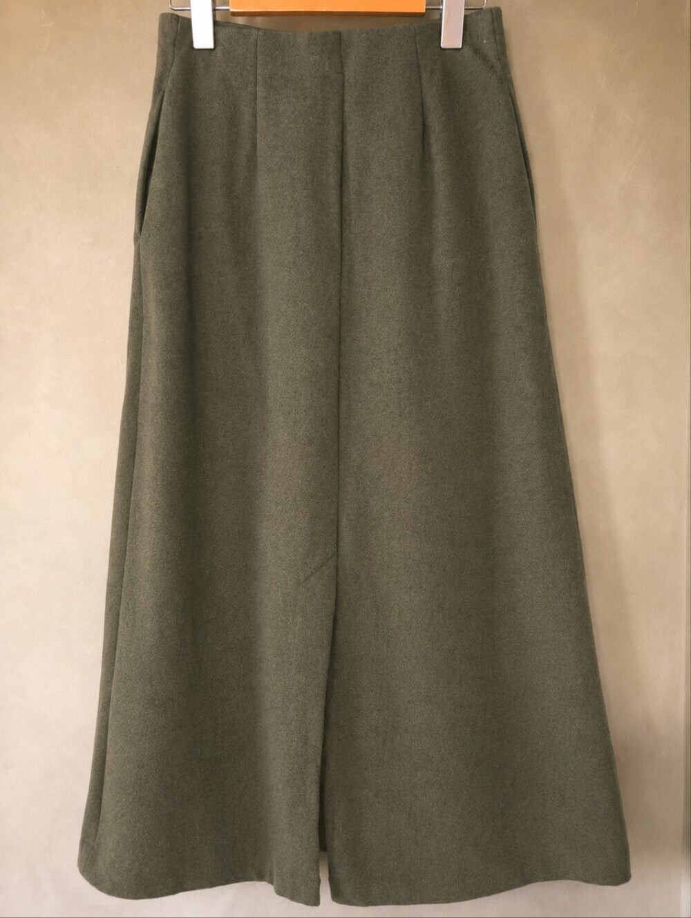 Uniqlo | Classic Olive Green A-Line Women's Skirt, Size XS - Picture 3 of 8